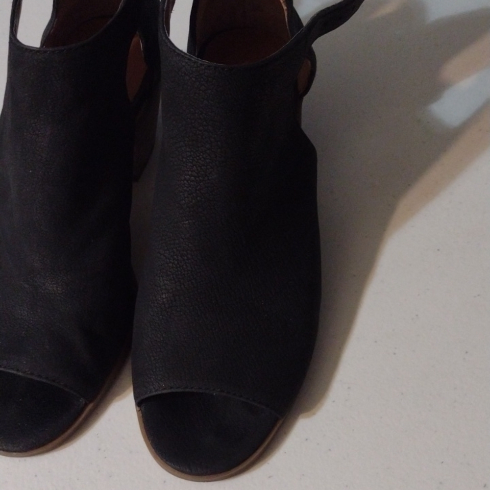 Lucky Brand Barimo Black Leather Cutout Chunk Stacked Heel Peeptoe Shoes size6.5 - Picture 3 of 13